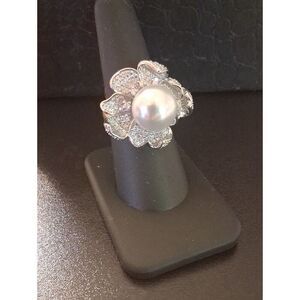 Gourgeous Statment Ring Size 8 New In Box